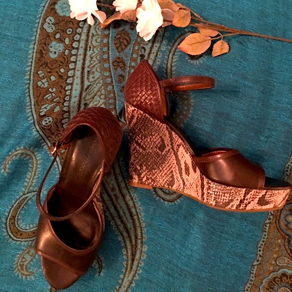 Be a visionary in fab snake print wedges by BR!